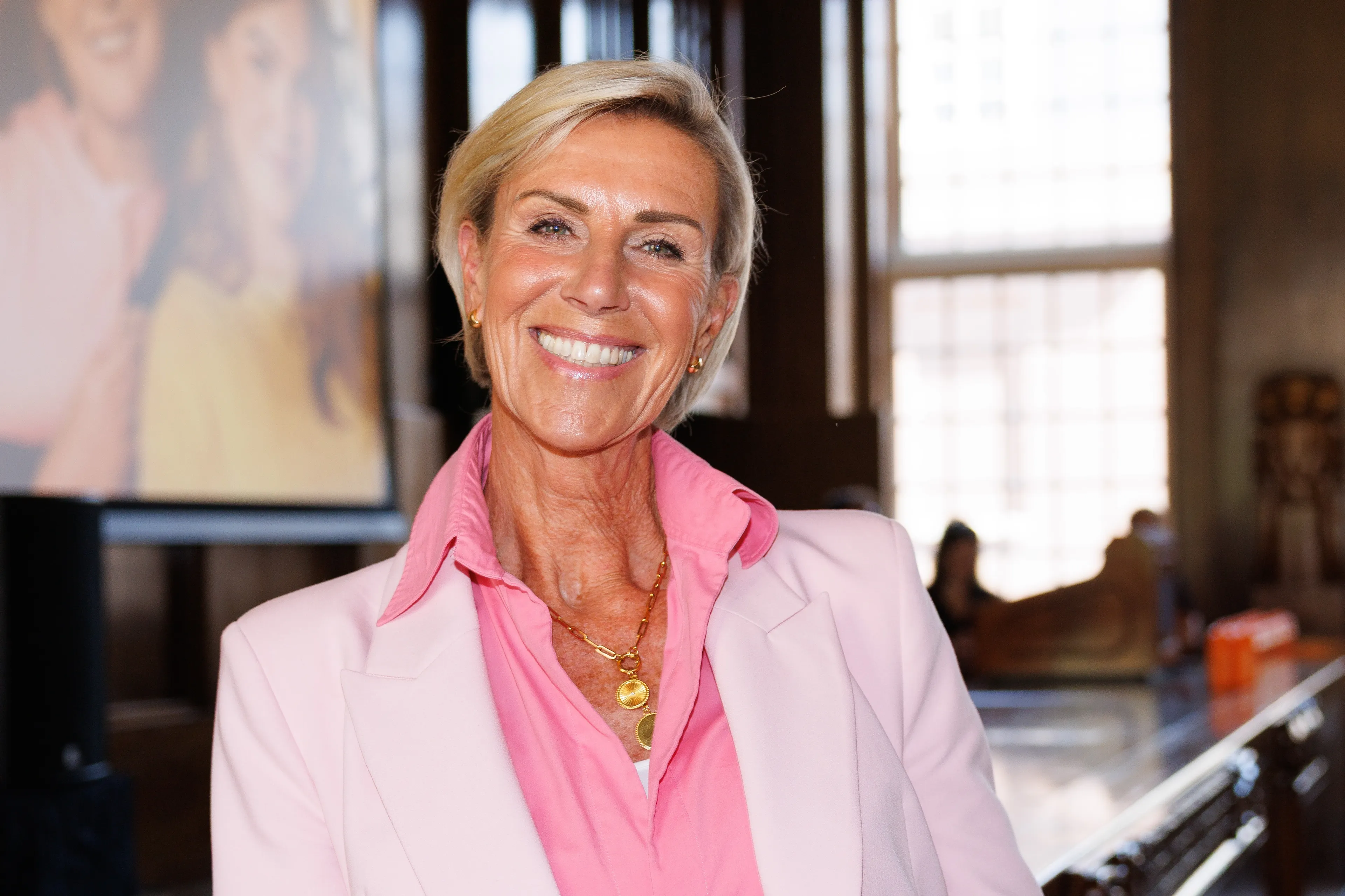 Het vijfde seizoen van televisieprogramma B&B Vol Liefde neemt ons opnieuw mee op een reis vol hoop en liefde. Ook dit seizoen ontmoeten we een aantal moedige B&B eigenaren en kandidaten die, na het verlies van een partner, hun hart weer openstellen voor nieuwe gevoelens. Deze vijf rouwquotes van deelnemers bleven ons bij.