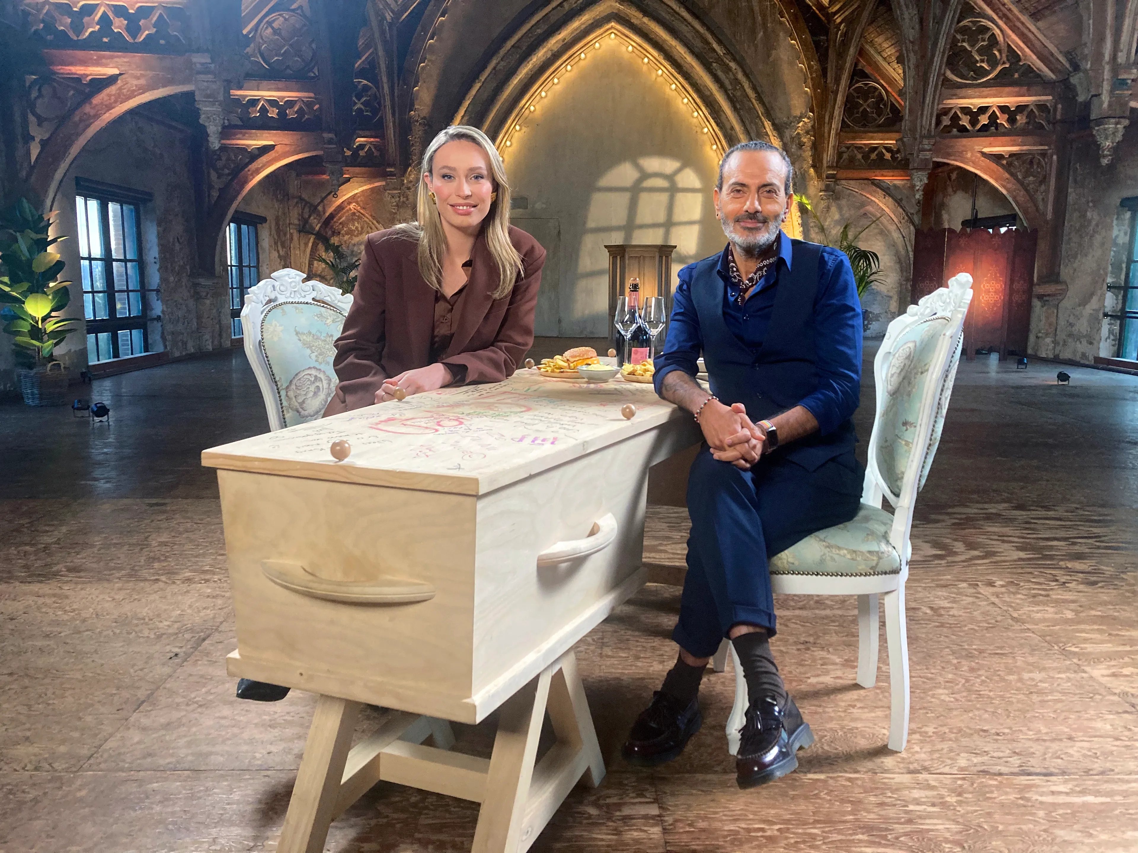 In De Kist vertelt Loiza Lamers over haar oom Dickie, die veel te jong stierf. “Mijn geliefden verliezen: dat is een van de grootste angsten die ik heb.”