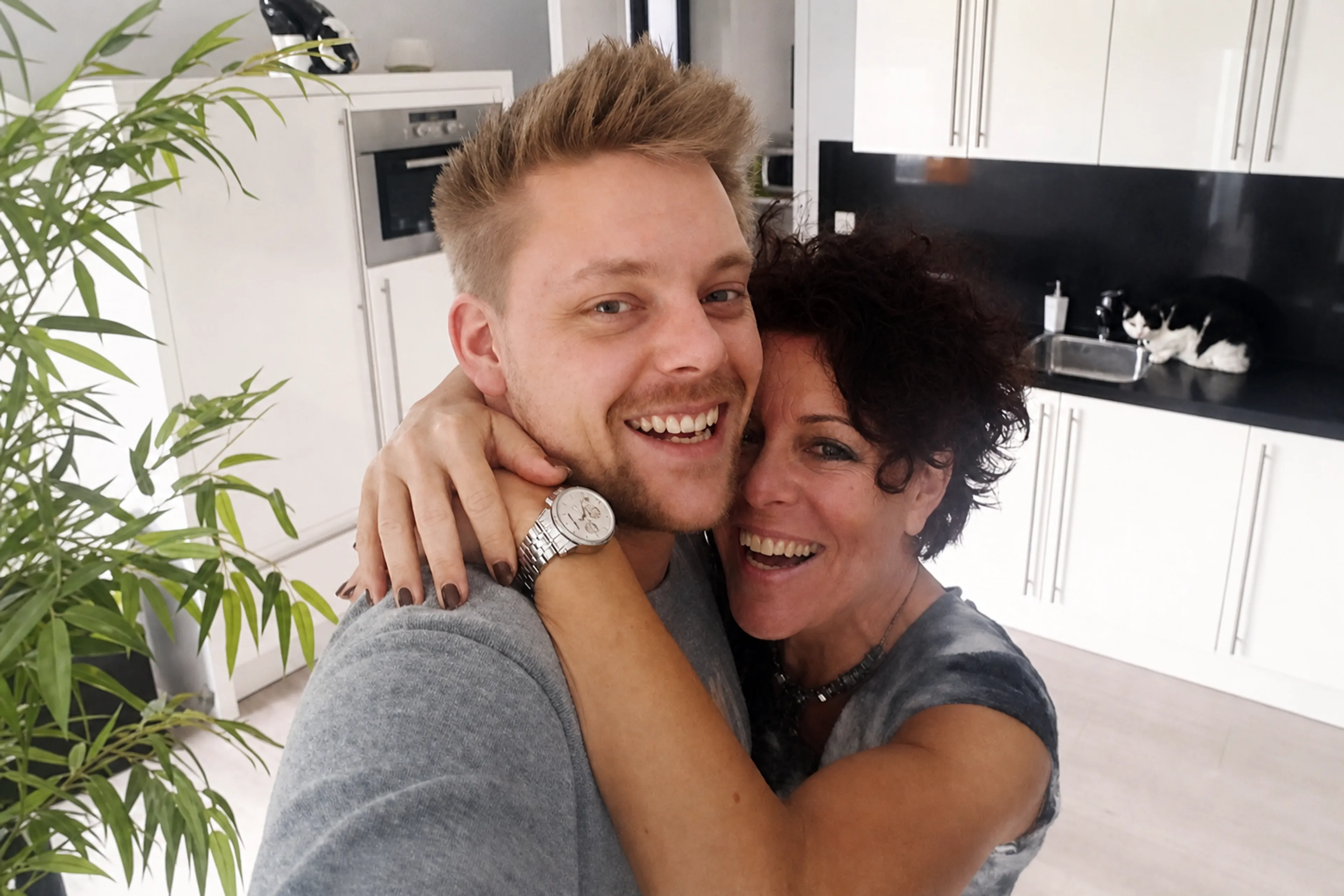 Tyron verliest zijn moeder plotseling: 'Je leert ermee leven, je geeft het nooit een plekje'