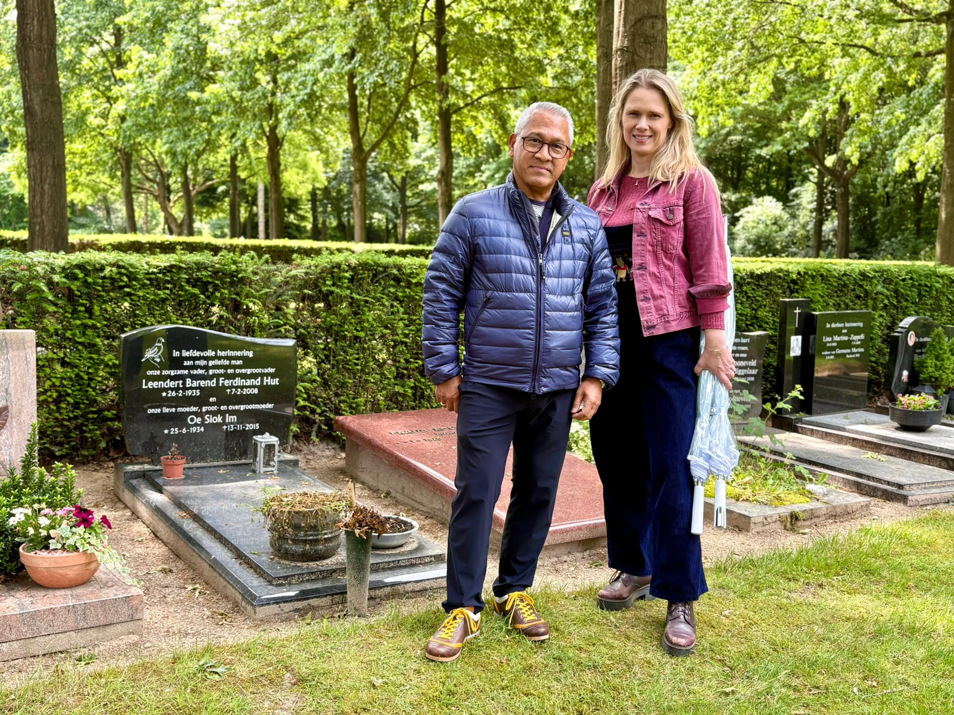 Gerrit Hut over zijn ouders: ‘Ik heb bij hun overlijden geen traan gelaten, maar bezoek ze nu regelmatig’