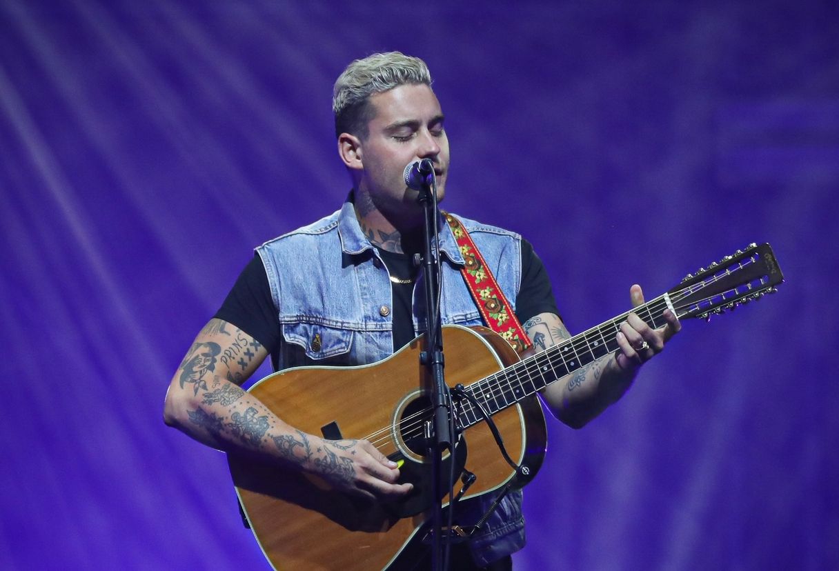 Douwe Bob schrijft lied voor zijn stilgeboren zoontje: ‘Oh Gabriel my angel child. This is no goodbye’