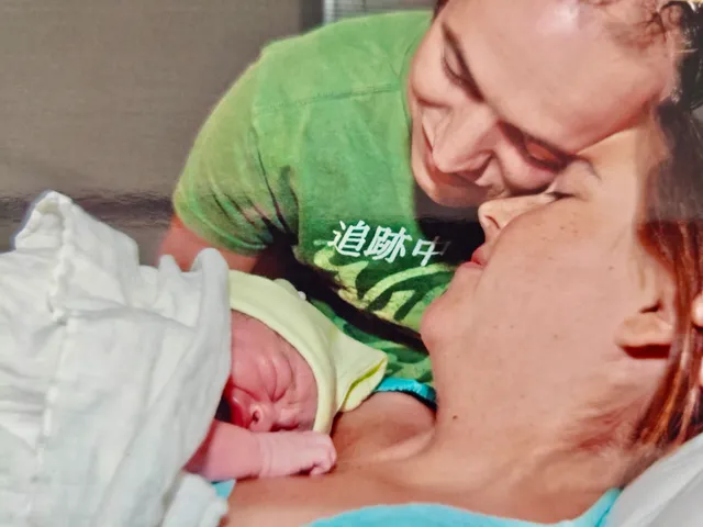 Toen Bianca haar man Paul verloor, veranderde alles. Ze bleef achter als moeder van twee jonge meisjes – met een groot verdriet én een veel te volle agenda. In deze blog vertelt ze over wat ze het meest mist: samen ouders zijn.