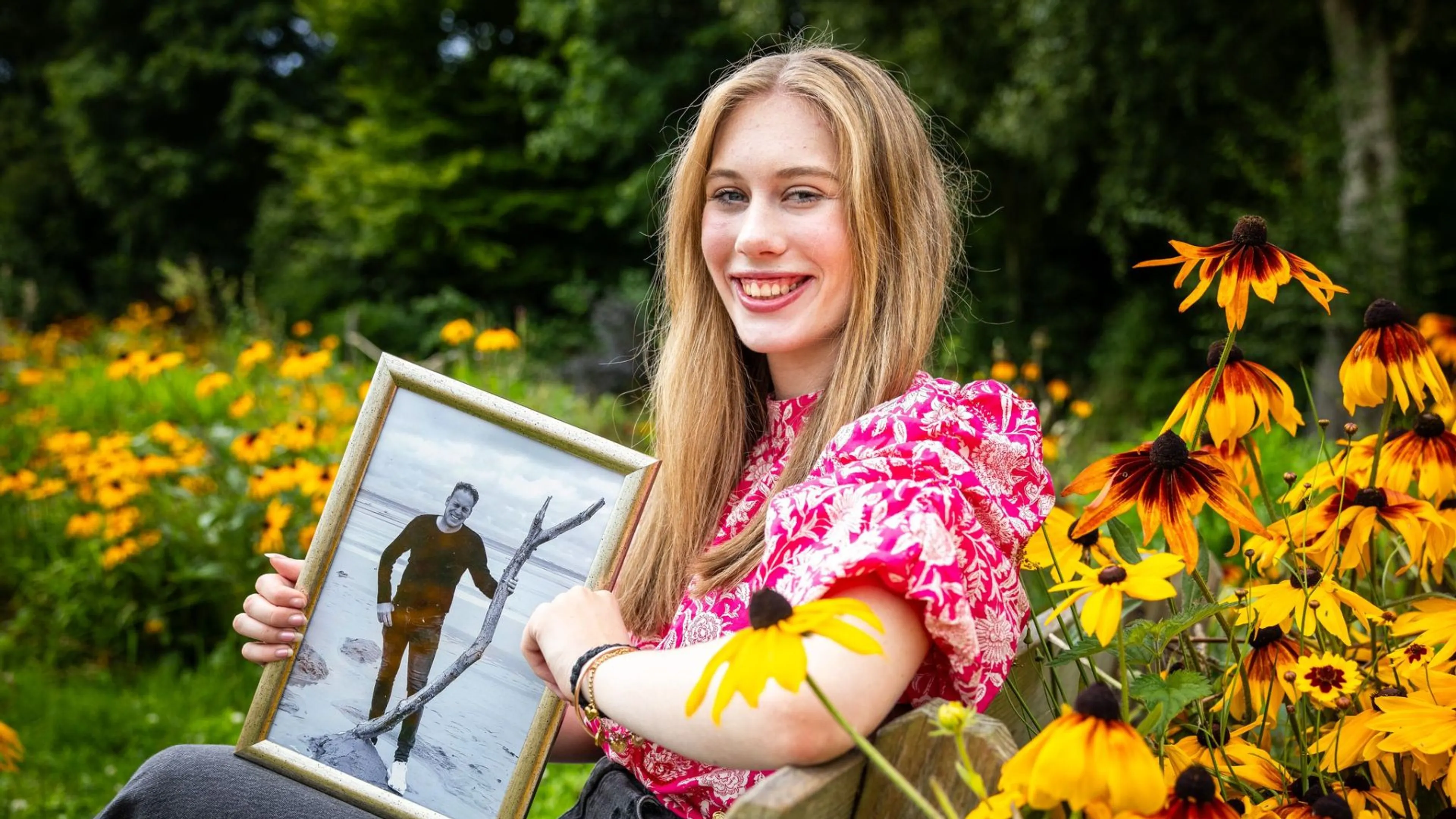 Yara verliest haar vader: ‘Na drie maanden zeiden docenten dat ik mijn verdriet opzij moest zetten’