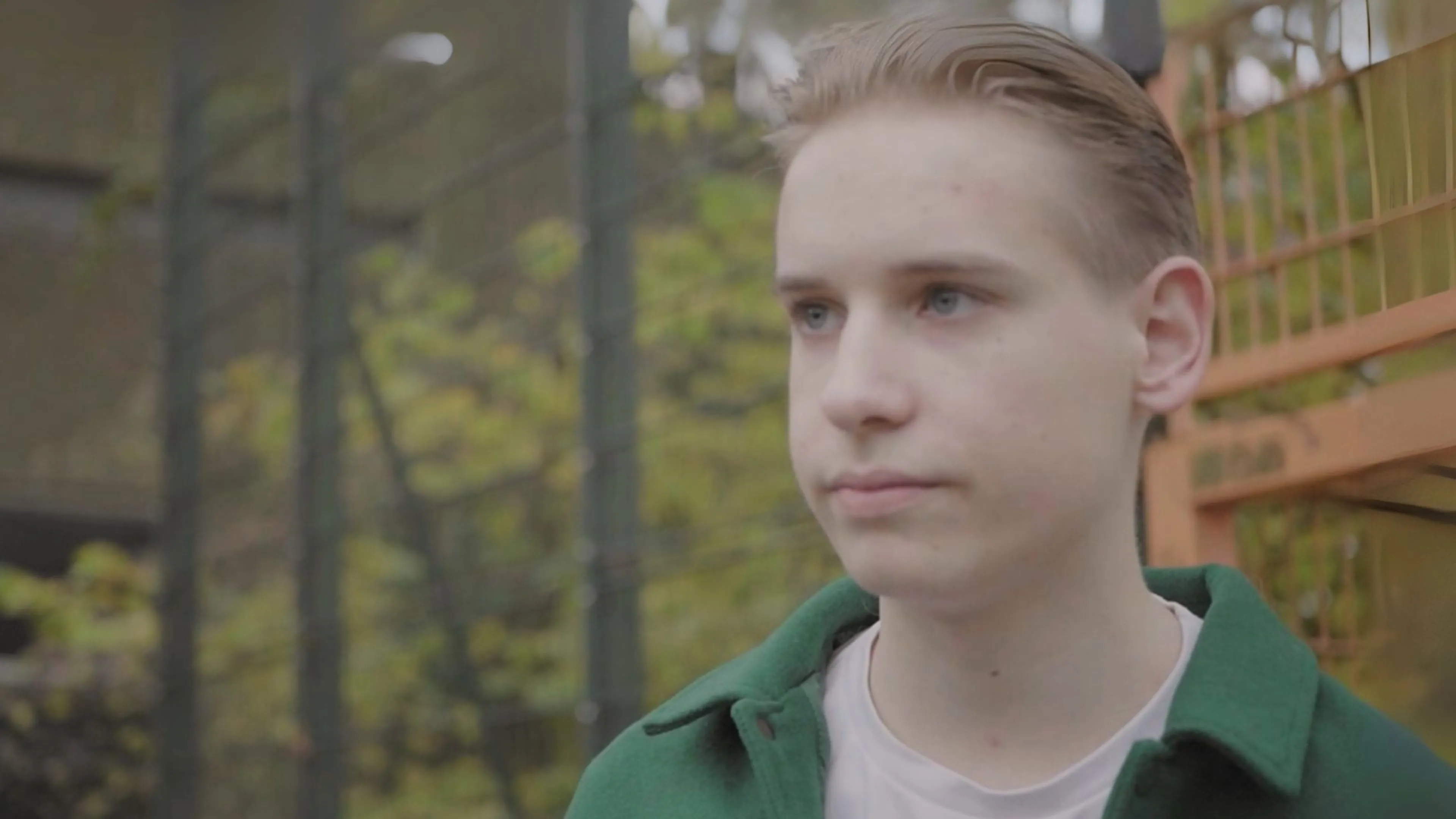 In de tweede aflevering van Jojanneke en de sextortiontapes praat Jojanneke met Kiki en Beau. Jack, de vriend van Kiki en bonusvader van Beau, pleegt zelfmoord nadat hij online wordt afgeperst met naaktbeelden. De klap voor Kiki en Beau is groot.