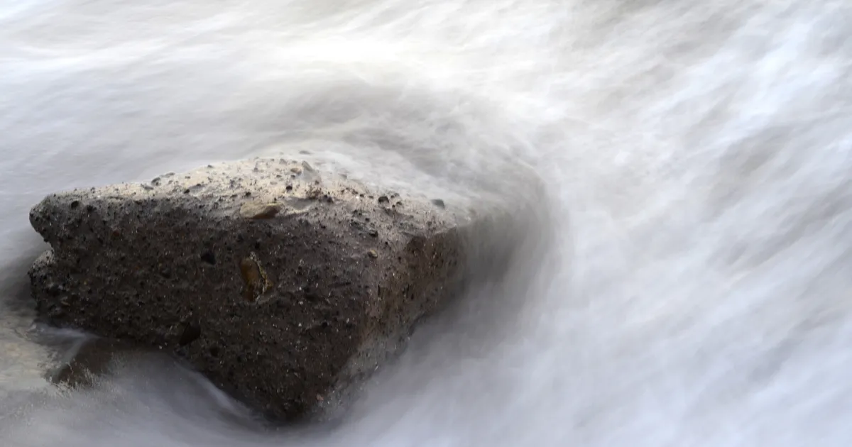 Het ontroerende nummer 'De Steen' prachtig uitgevoerd door - Ik mis je