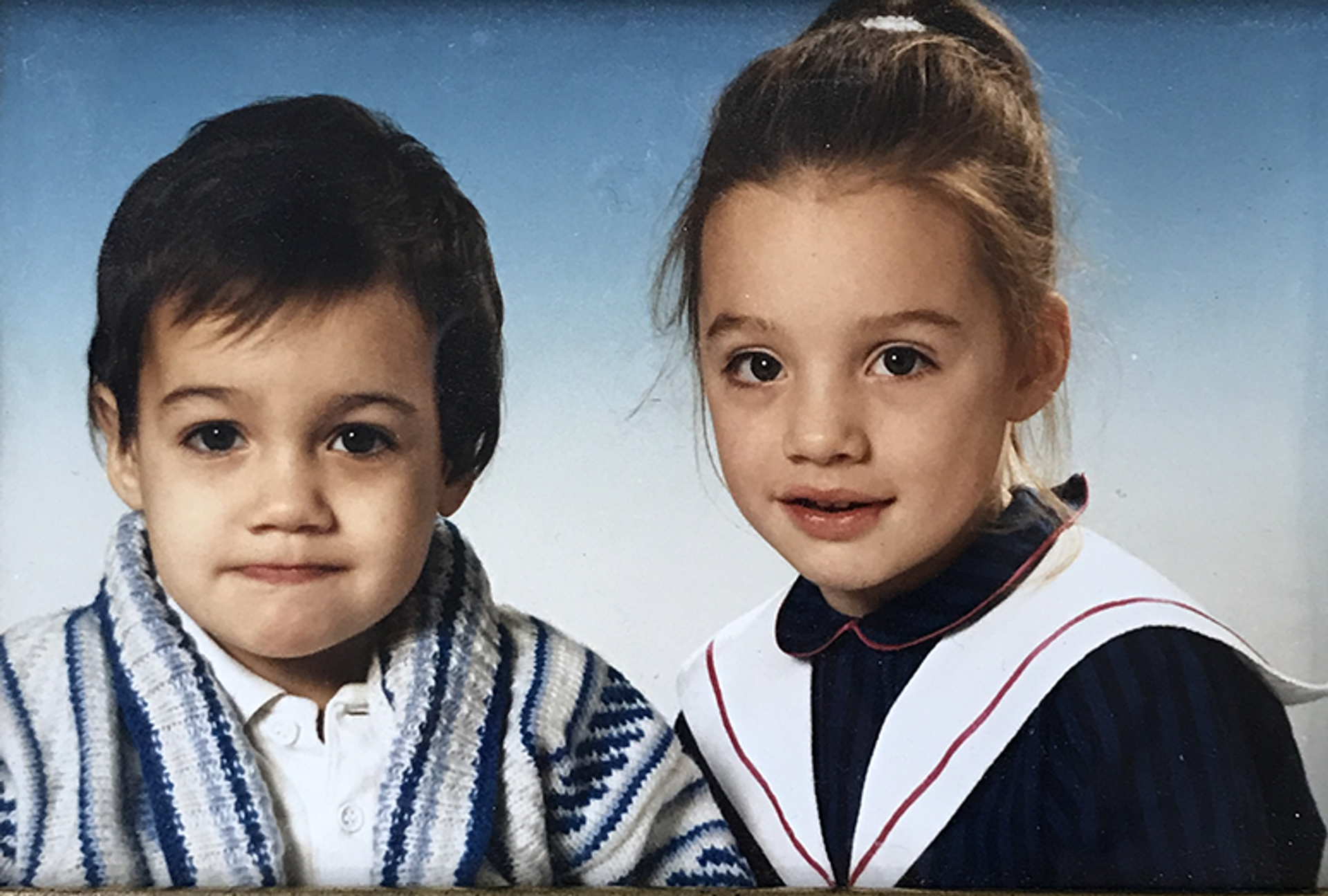 Esther met haar broertje Bastiaan