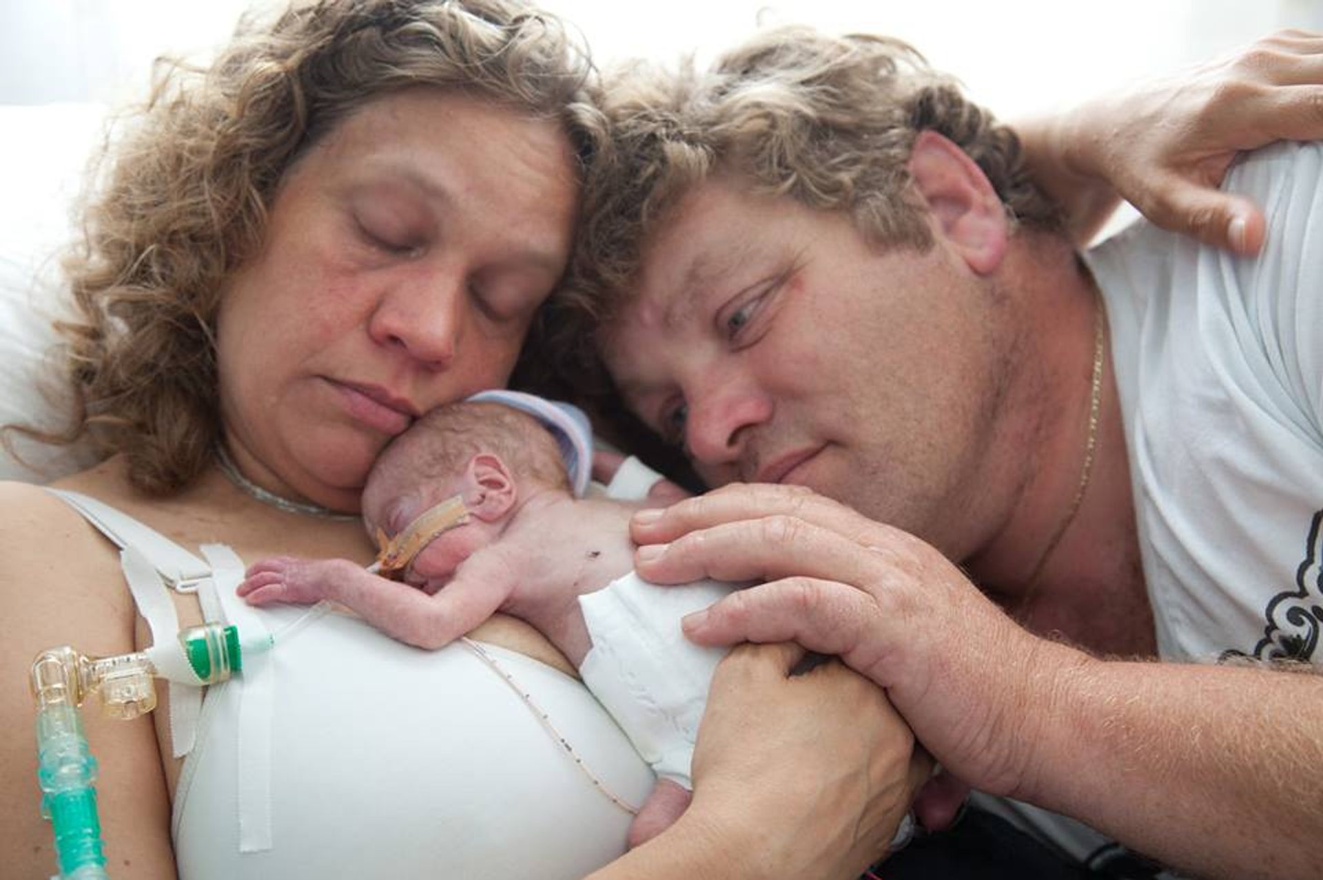 De laatste foto van baby Patrick, samen met zijn trotse ouders