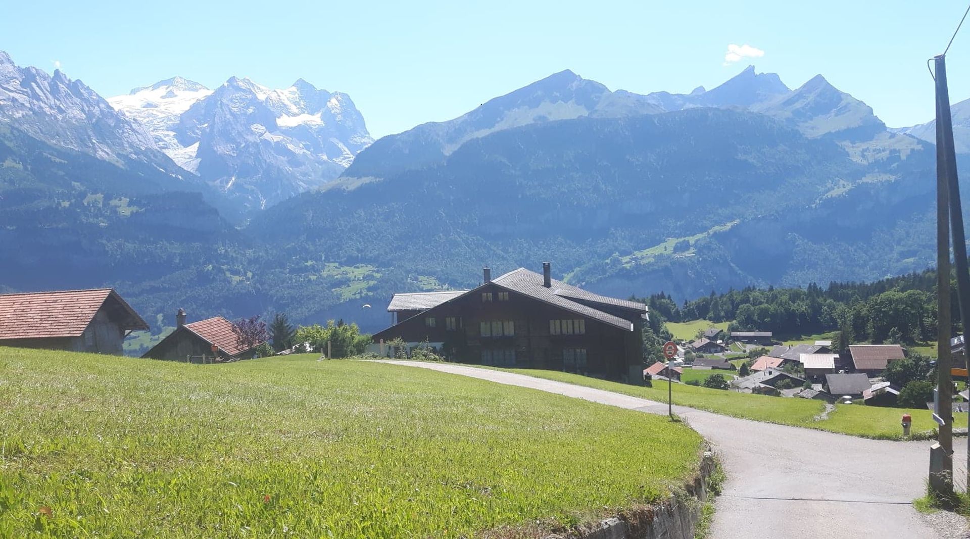 De omgeving in Zwitserland waar Noëls ouders woonden