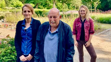 TV | ‘Ma, doe even de ogen dicht. Dan gaan we je tandjes poetsen!’