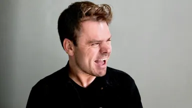 Roel van Velzen: 'Dit nummer voelt als een eerste strik om de rouw'