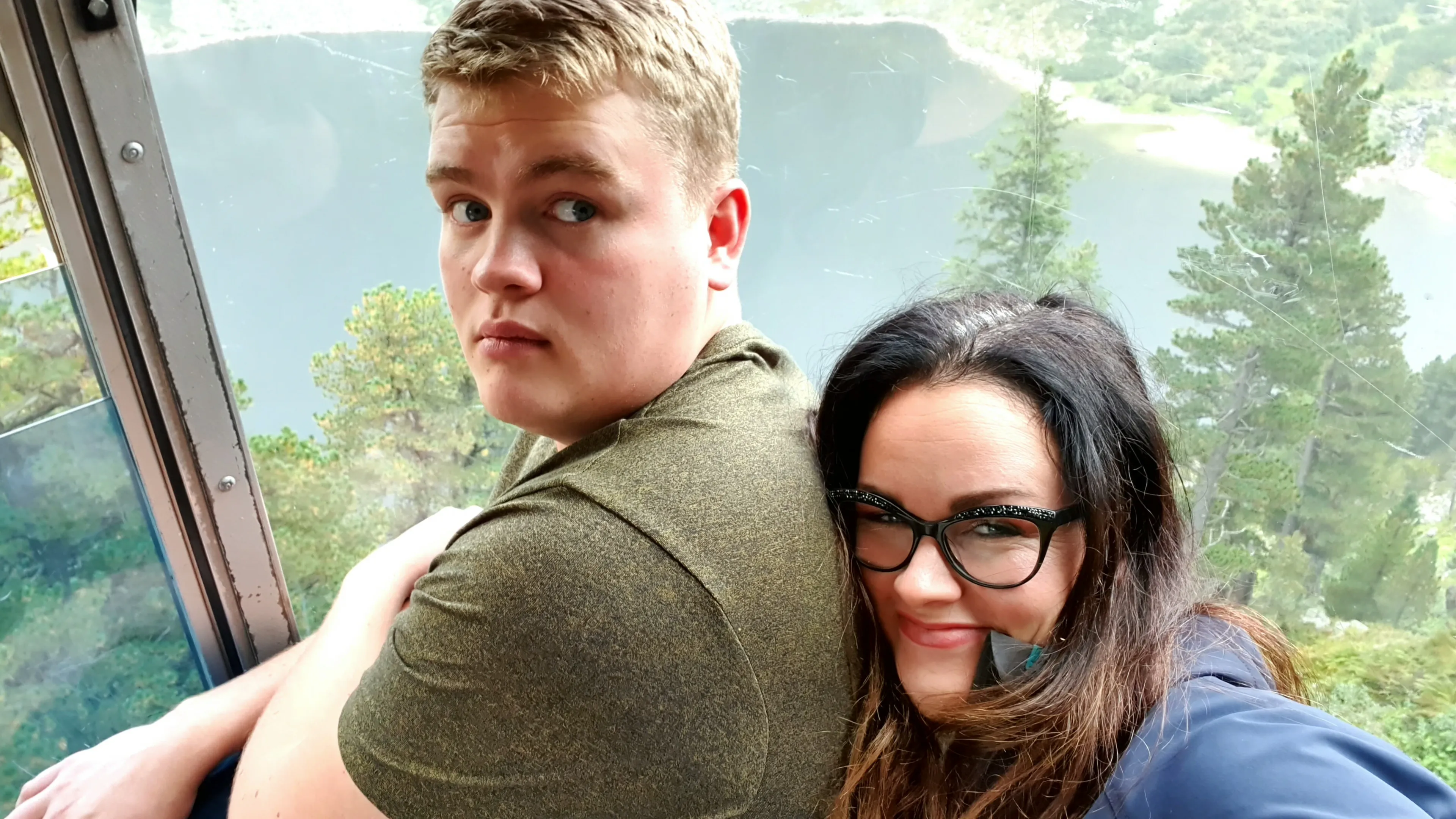 Myrthe verliest haar broer (26): ‘Waarom zag ik niet hoe slecht het werkelijk ging?’