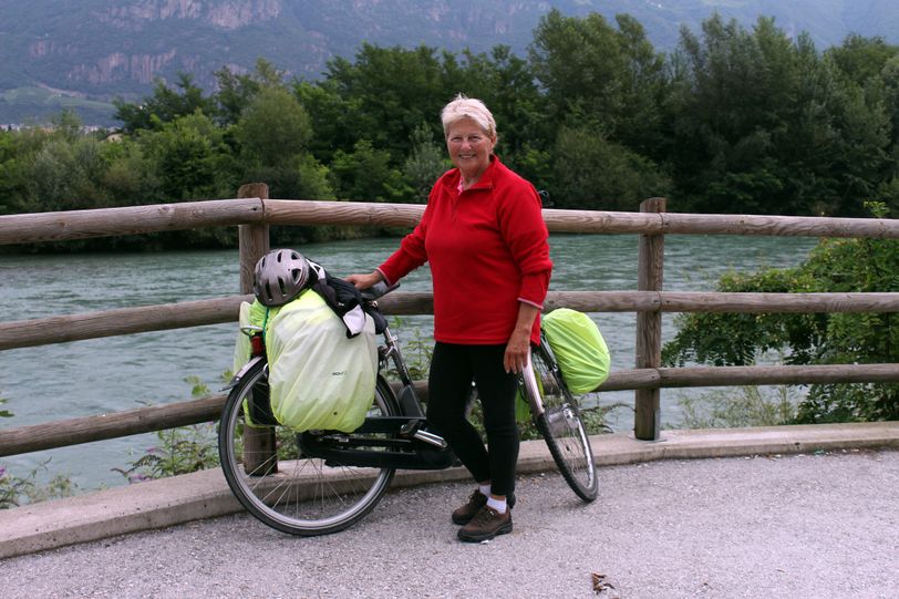 Na de dood van haar man fietst Maus alleen naar Rome: ‘Een overwinning op mezelf’