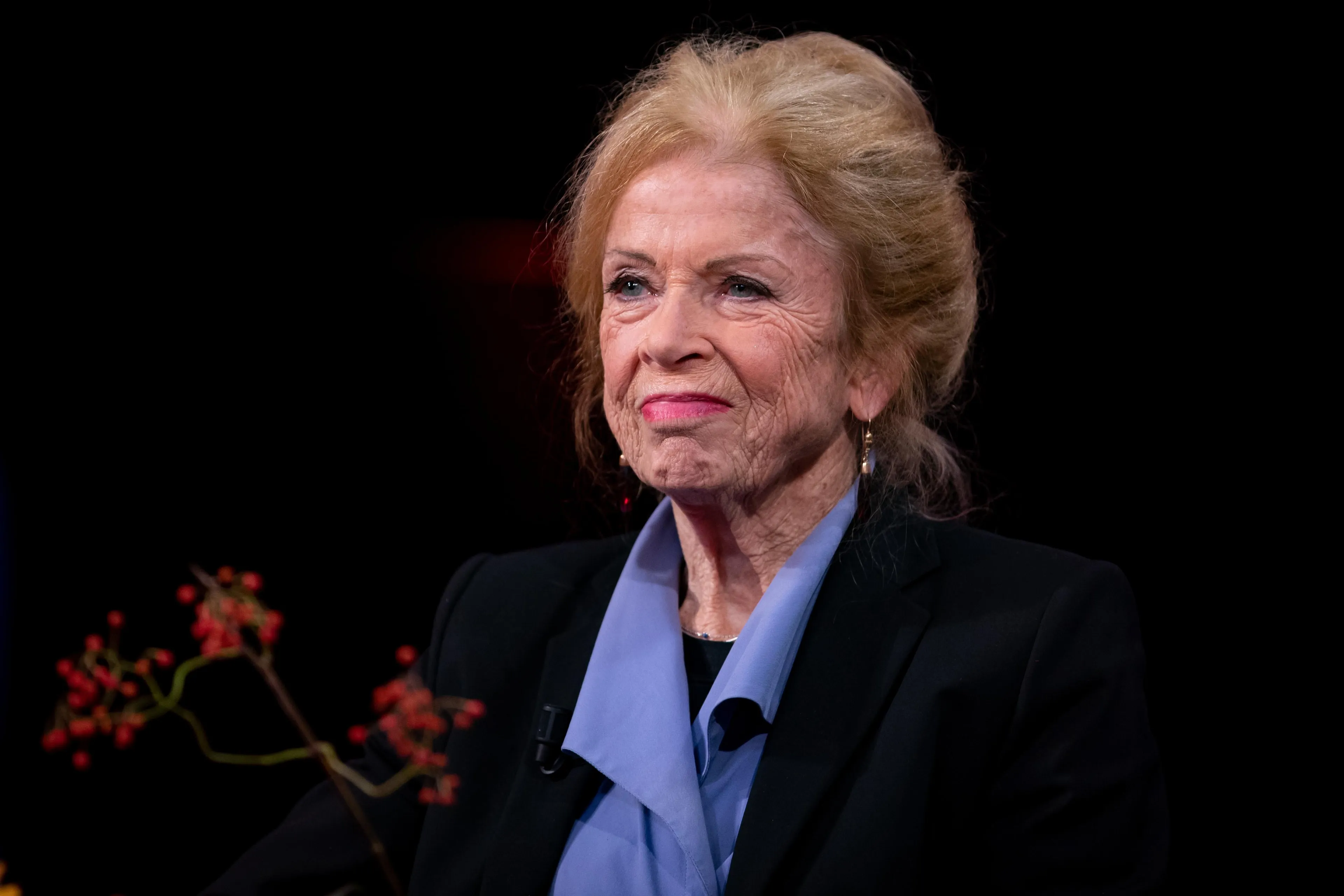 Sonja Barend (86) overleden - steek hier een kaarsje aan